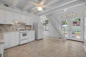 featured image of 1010 Cherry Laurel St