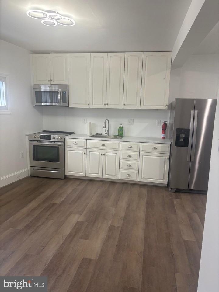 225 Missouri Ave Nw - Photo 5 of 33