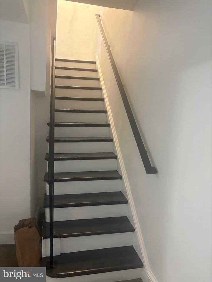 225 Missouri Ave Nw - Photo 7 of 33