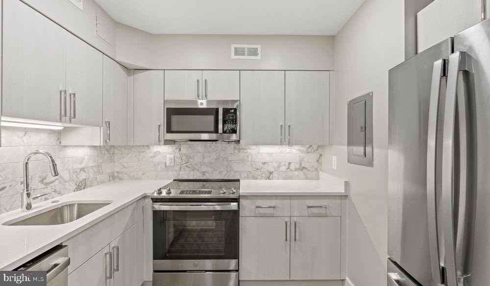3401 38th St Nw #617-109 - Photo 2 of 21