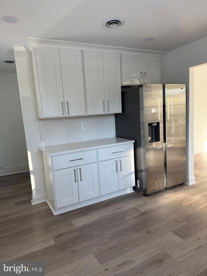 710 202nd St - Photo 5 of 15