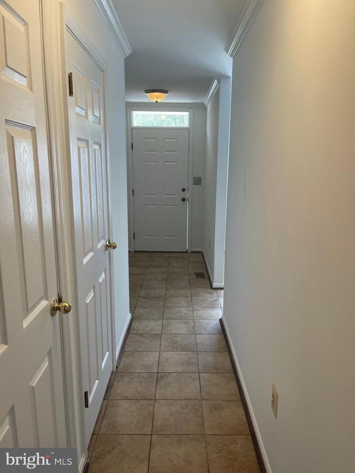 9324 Town Place Dr - Photo 3 of 21