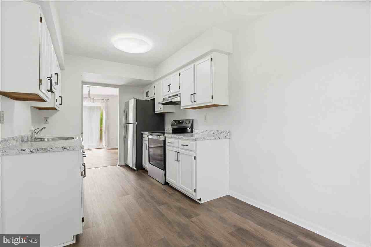 1810 Bramble Brook Ln - Photo 7 of 31