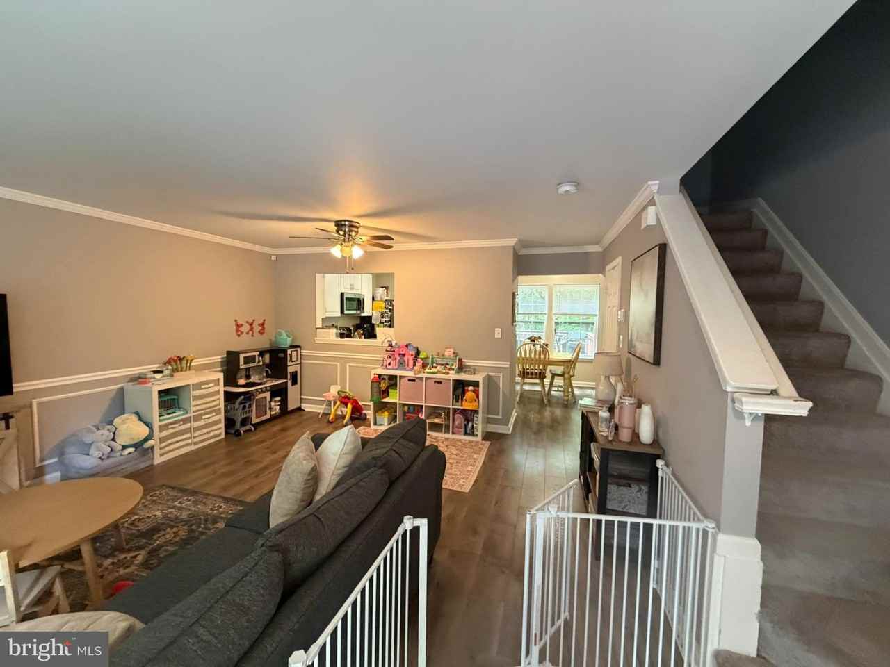 448 Oakton Way - Photo 6 of 20