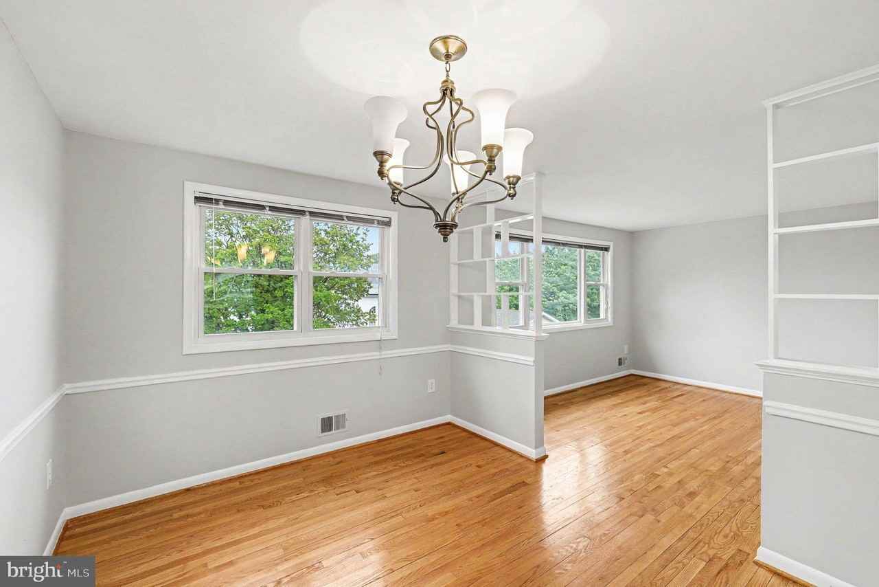 7014 Dower House Rd - Photo 7 of 26