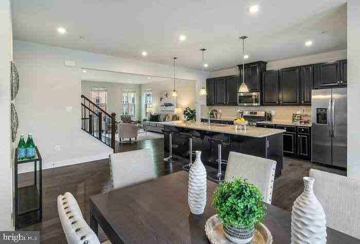 5911 Richmanor Ter - Photo 3 of 28