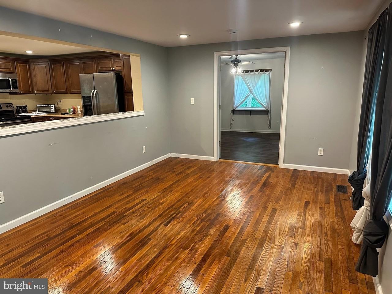 421 Sawmill Ln - Photo 2 of 29