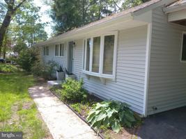 featured image of 9 Pear Ave