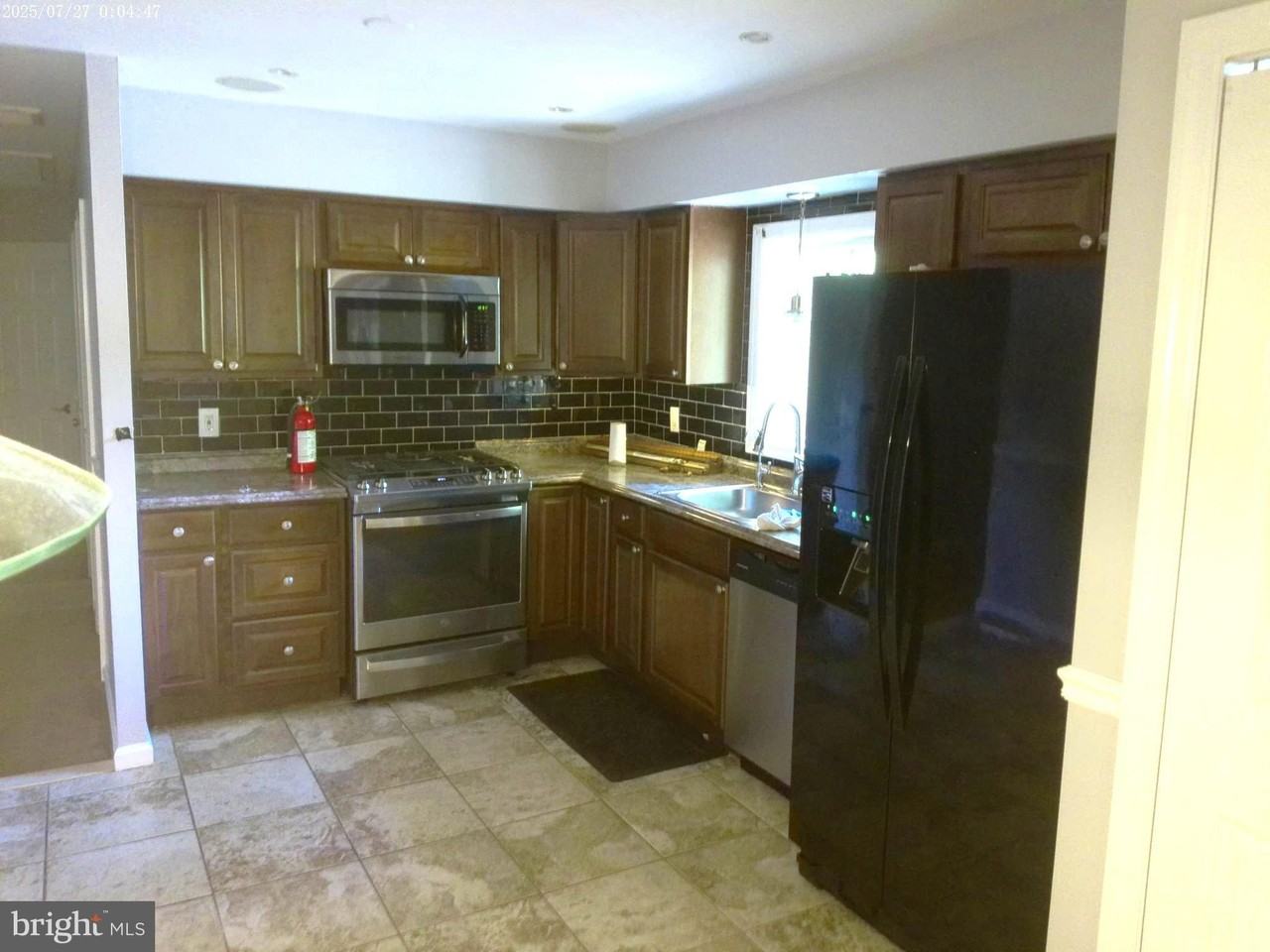 9 Pear Ave - Photo 5 of 13