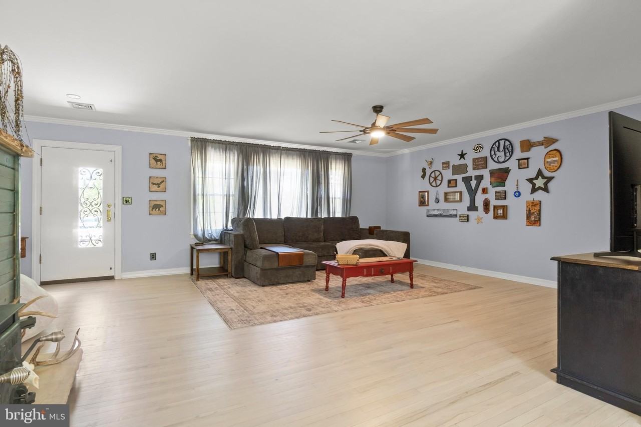 132 Retreat Rd - Photo 3 of 15