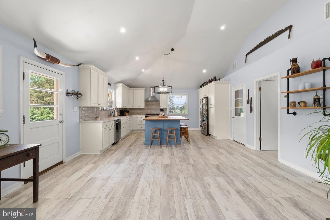 132 Retreat Rd - Photo 4 of 15