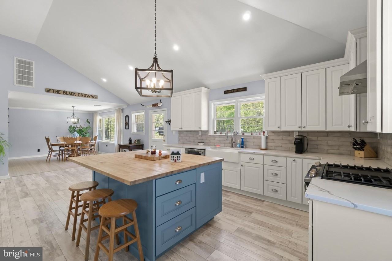 132 Retreat Rd - Photo 6 of 15