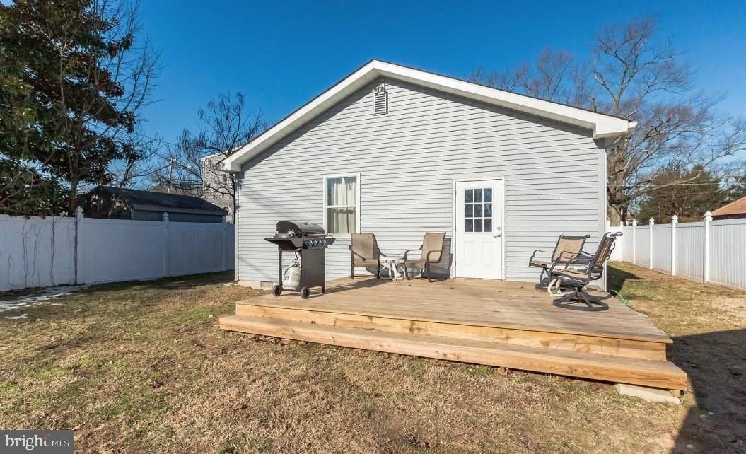 1375 Lesher Ave - Photo 2 of 7