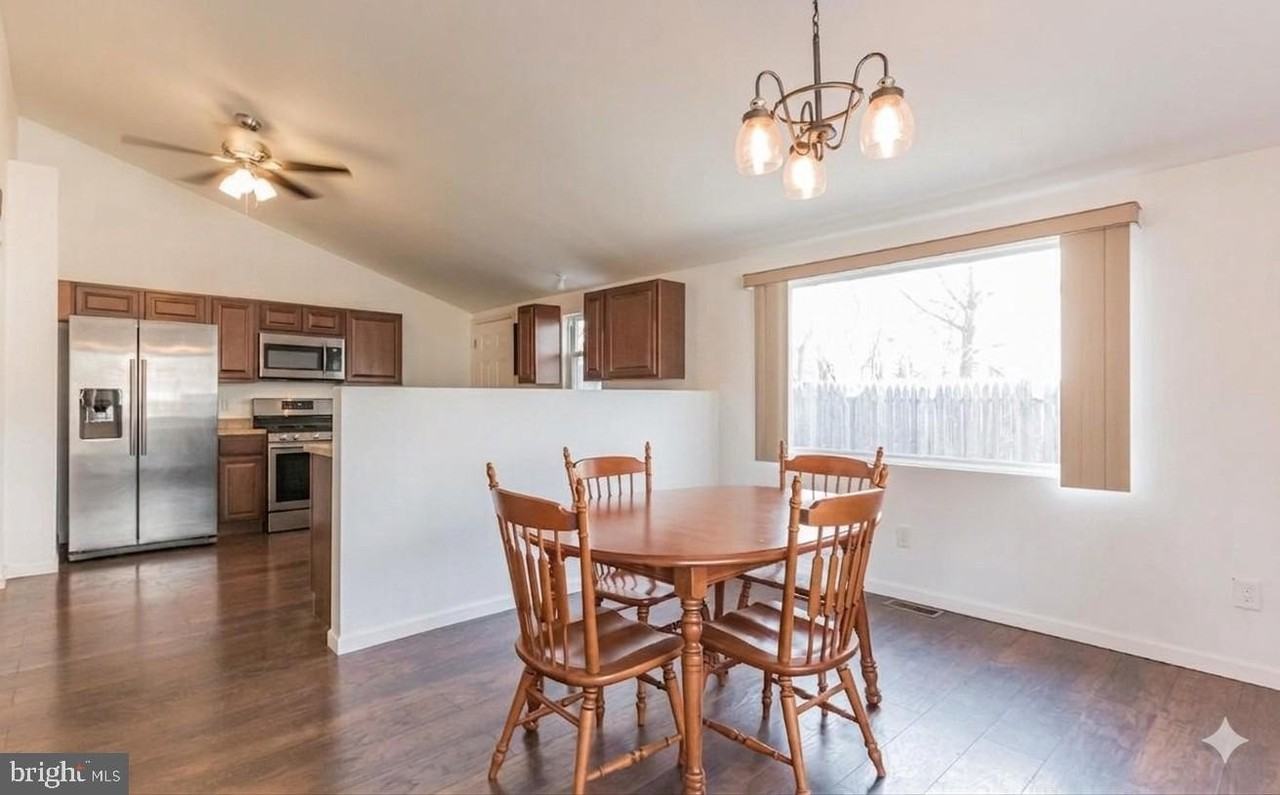 1375 Lesher Ave - Photo 6 of 7