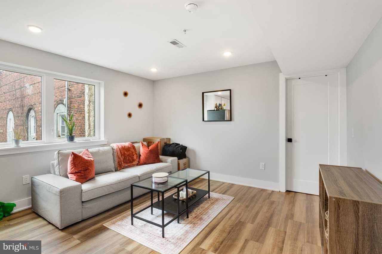 3965 Lancaster Ave #204 - Photo 2 of 23