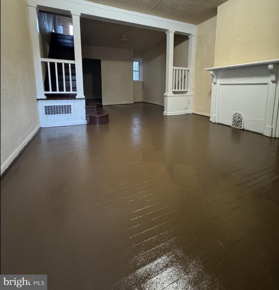 278 E Montana St - Photo 4 of 11