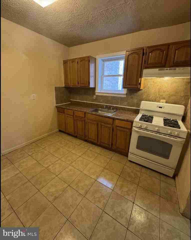 278 E Montana St - Photo 6 of 11
