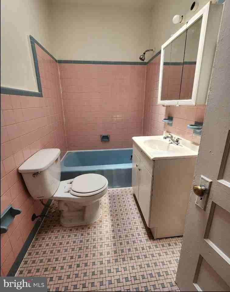 1942 S Ithan St - Photo 7 of 9