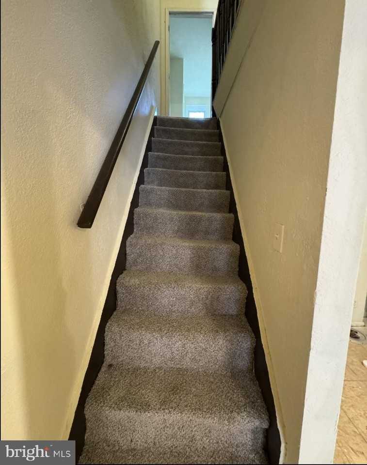 2148 N Newkirk St - Photo 5 of 8