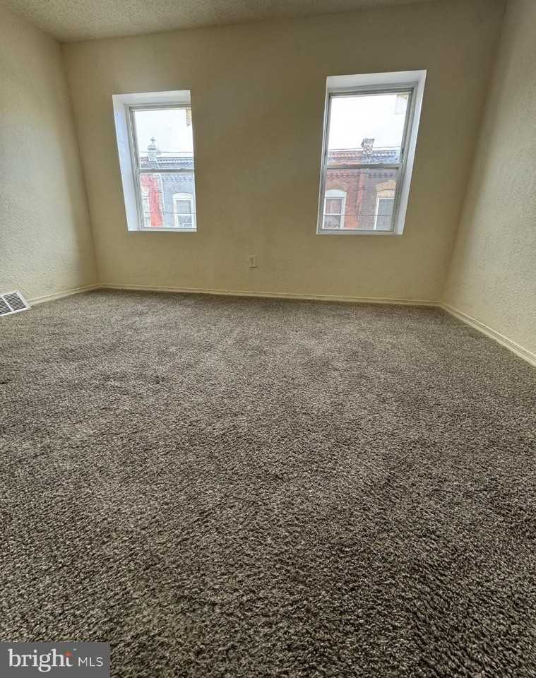 4554 N Bouvier St - Photo 6 of 9
