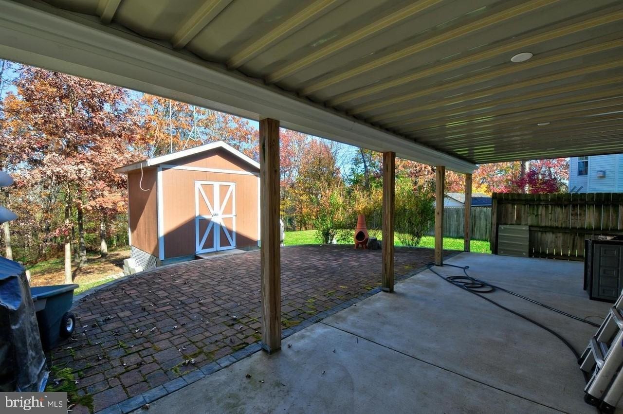 121 Deer Hill Ct - Photo 4 of 20