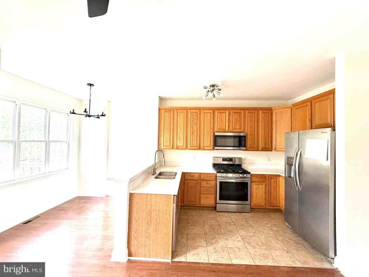 2010 Capstone Cir - Photo 6 of 16