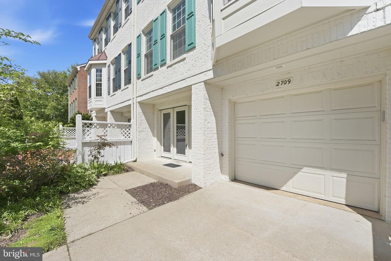 2709 Baronhurst Dr - Photo 2 of 26