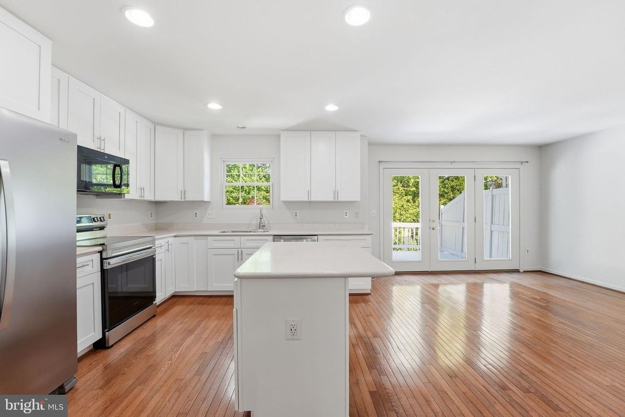 2709 Baronhurst Dr - Photo 4 of 26