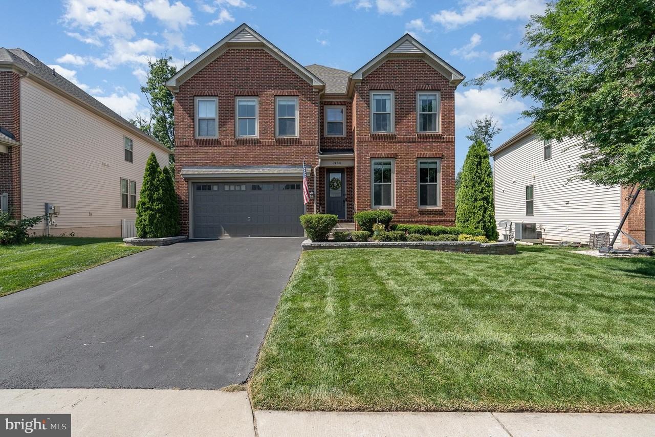 24846 Somerby Dr - Photo 2 of 48