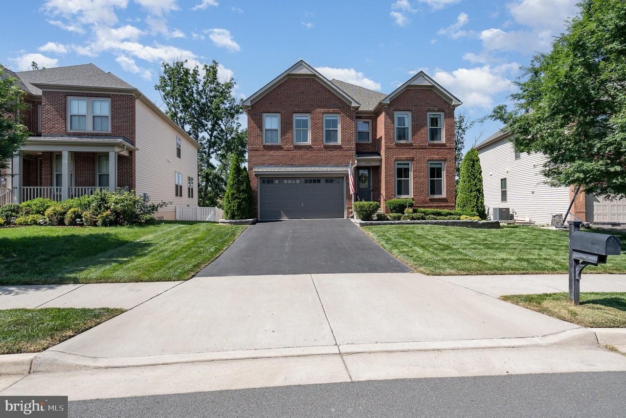 24846 Somerby Dr - Photo 3 of 48
