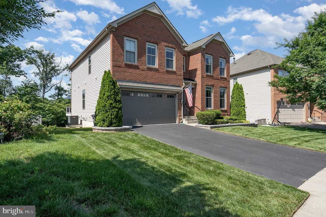 24846 Somerby Dr - Photo 4 of 48