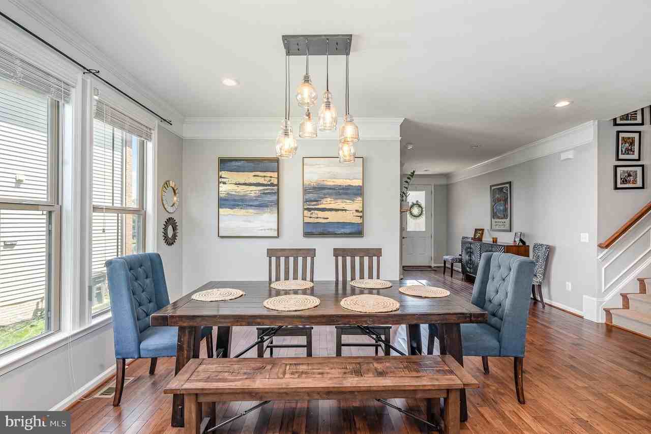 24846 Somerby Dr - Photo 5 of 48