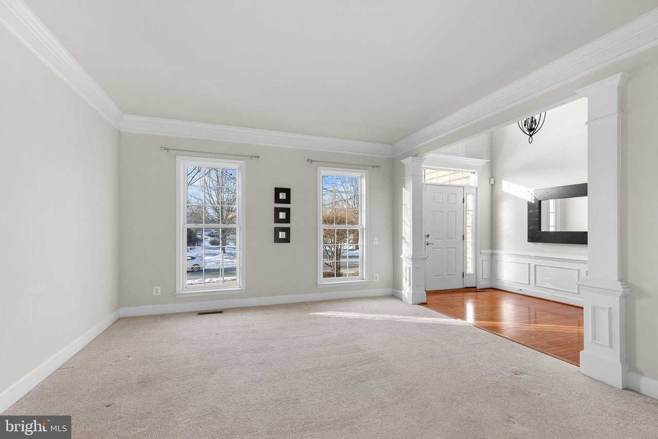 9120 Laurel Highlands Pl - Photo 7 of 35