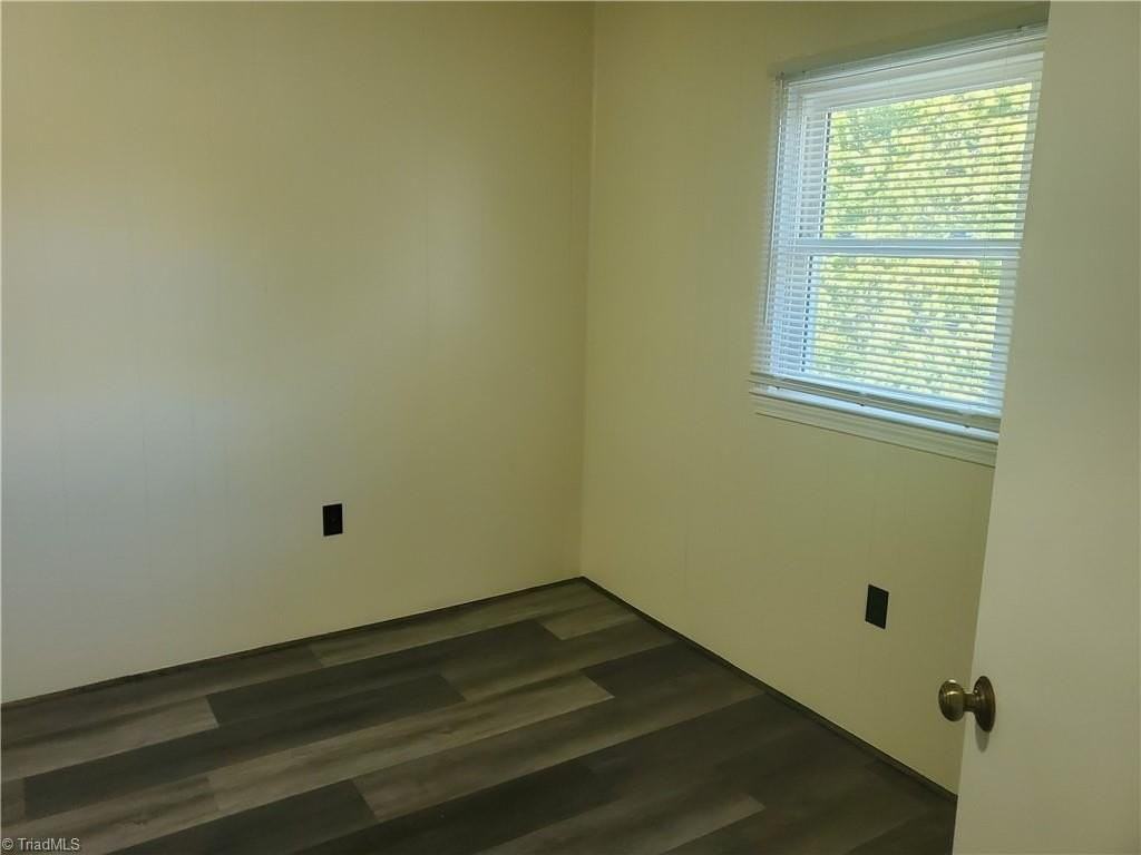 619 Creed St #E - Photo 2 of 7