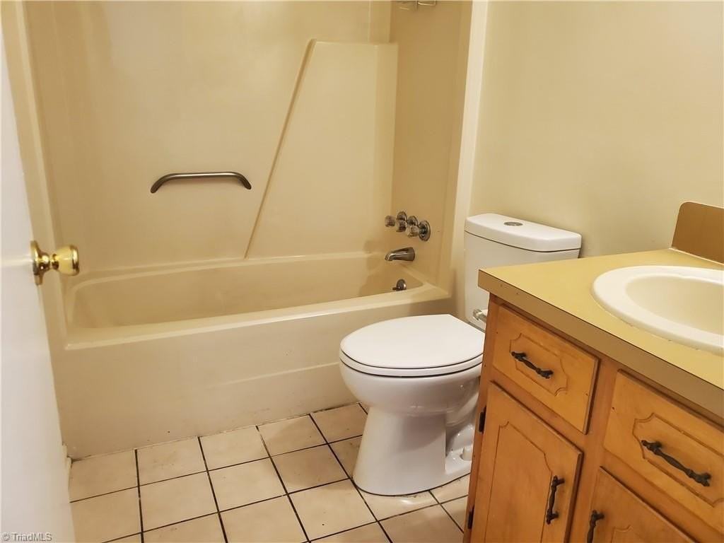 619 Creed St #E - Photo 5 of 7