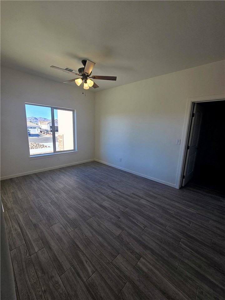 2561 N Ridge Ave - Photo 3 of 17