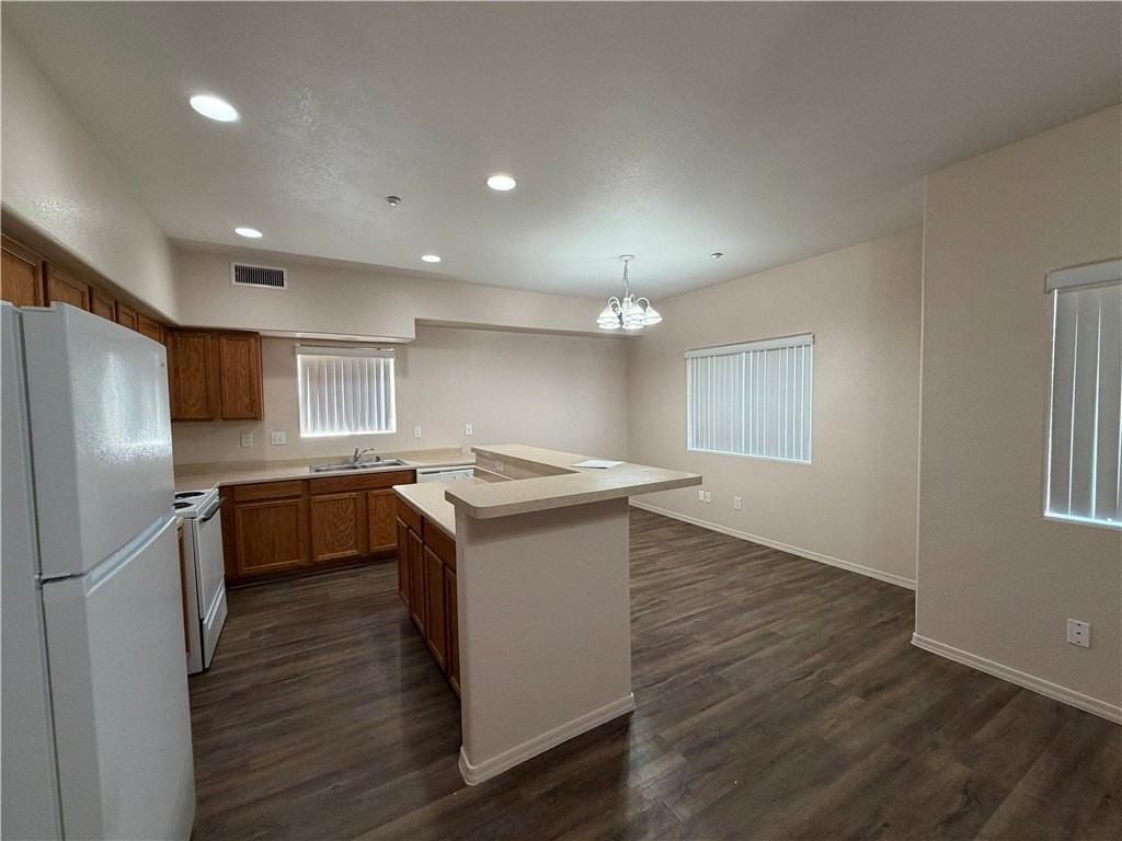 1765 Central Ave #1202 - Photo 4 of 10
