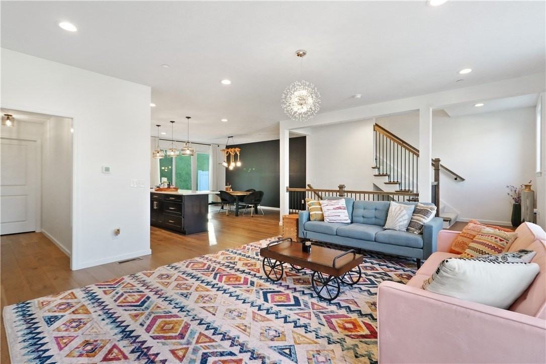 414 Walnut Ct - Photo 3 of 27