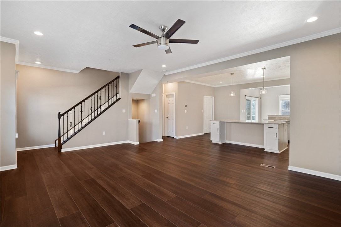 321 Trinity Way - Photo 5 of 36