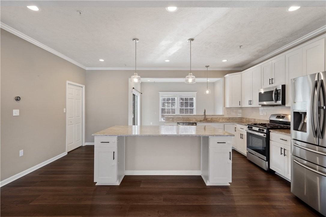 321 Trinity Way - Photo 7 of 36