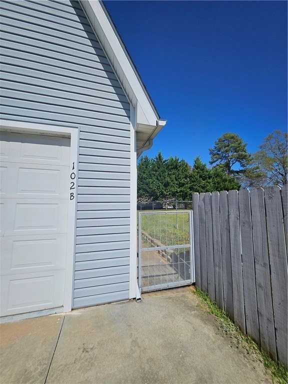 102B Meadow Dr - Photo 2 of 14