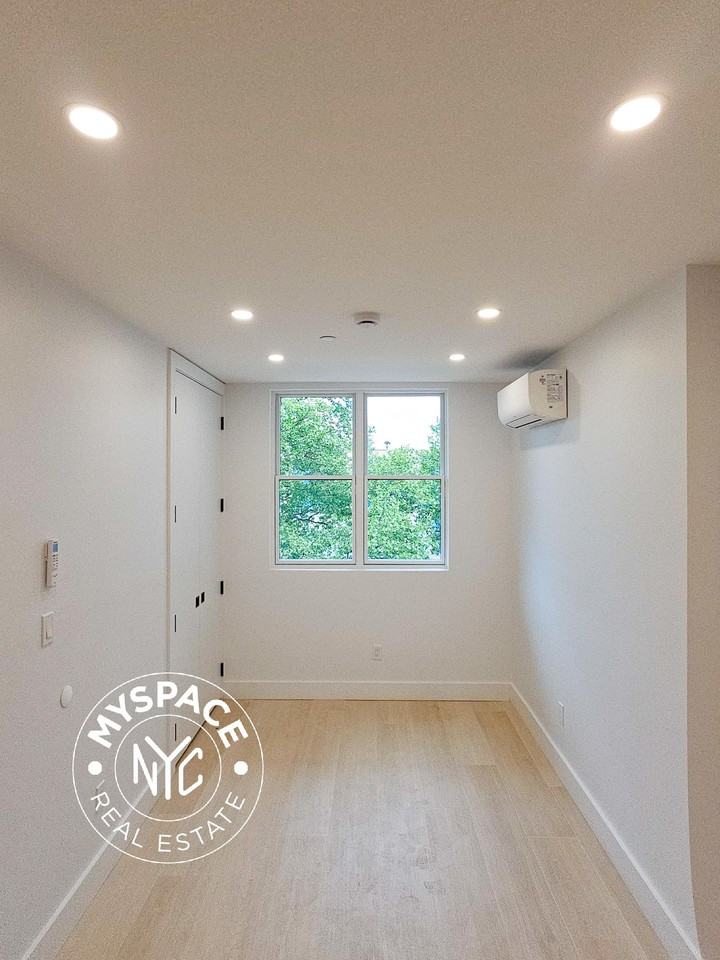 638 Lafayette Ave #2A - Photo 2 of 13