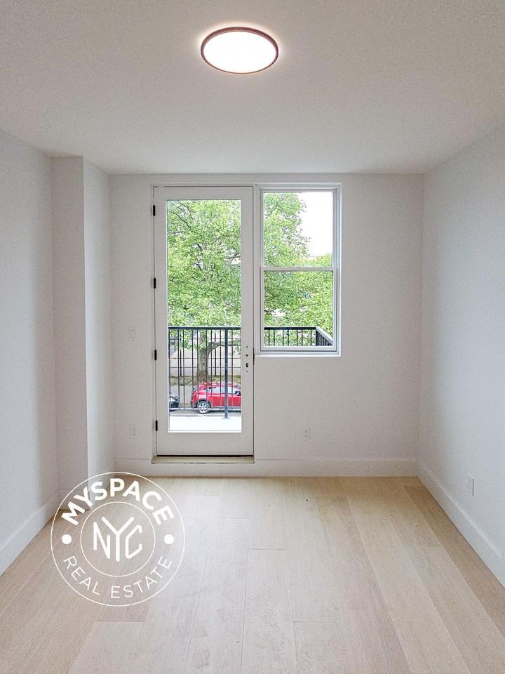 638 Lafayette Ave #2A - Photo 7 of 13