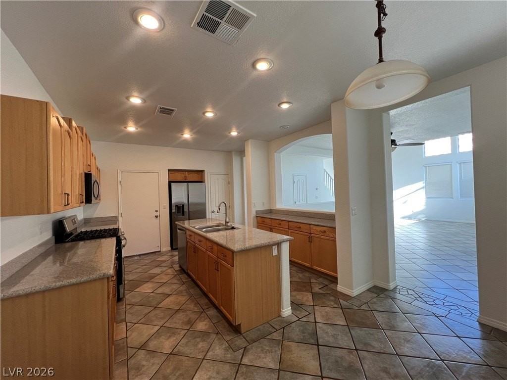 7204 Buglehorn St - Photo 7 of 30