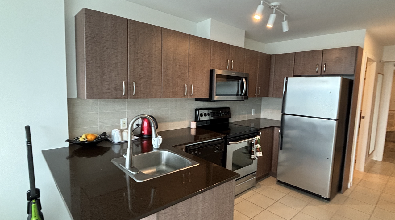 610 Granville Street #2908 - Photo 5 of 9