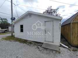 featured image of 421 E South D St