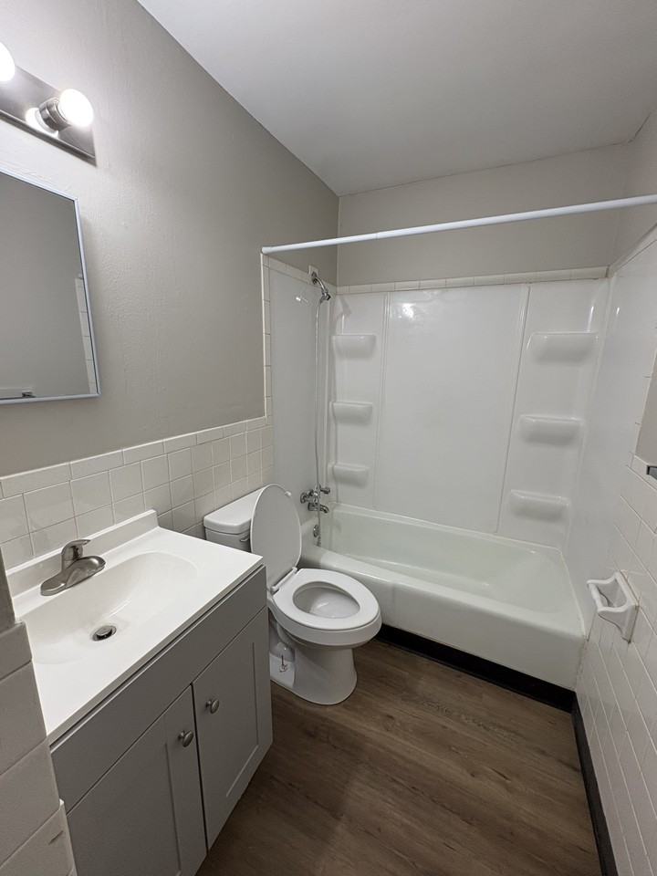1902 Sheridan Road #3 - Photo 3 of 9