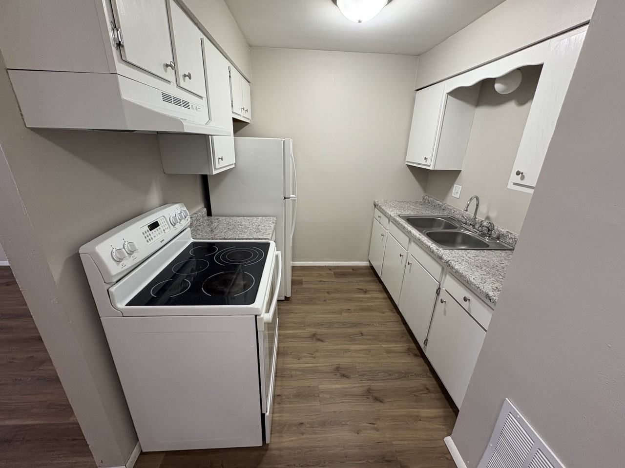 1902 Sheridan Road #3 - Photo 7 of 9