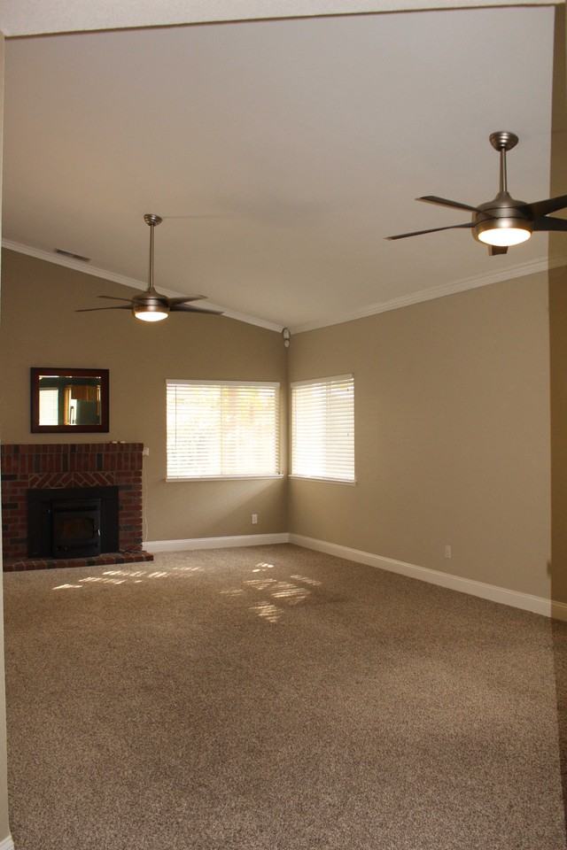 542 Shanghai Bend Rd - Photo 3 of 17