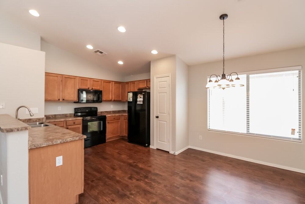 3854 W Carlos Ln - Photo 5 of 15